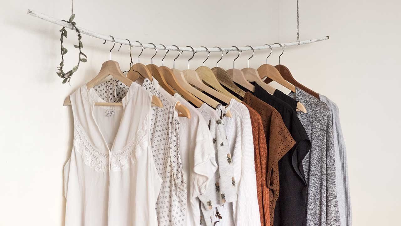 5 Ideas para reciclar la ropa vieja de tu armario | Blog de Ecólatras