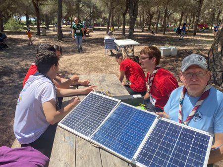 Campamento Sostenible: Energía Solar y Conciencia Ambiental en Chiclana